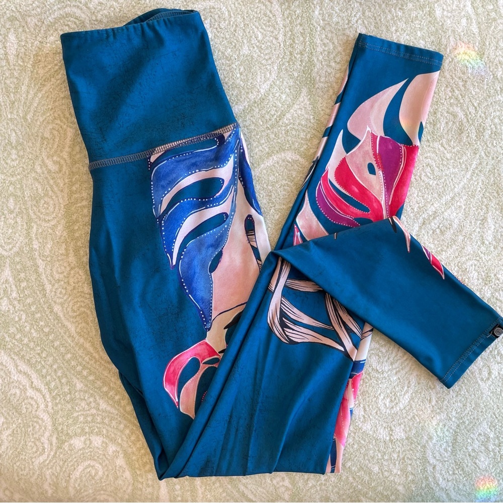Onzie // Floral Leggings// S/M
